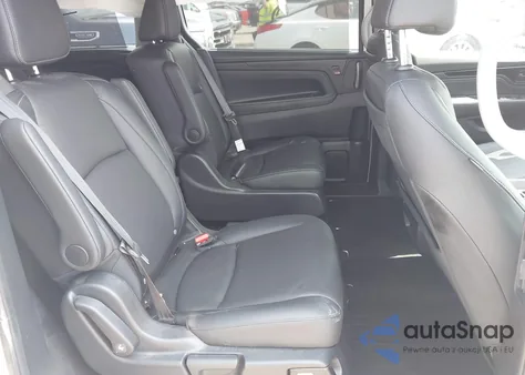 2024 Honda Odyssey Touring z USA, uszkodzony, nr VIN 5FNRL6H88RB075670